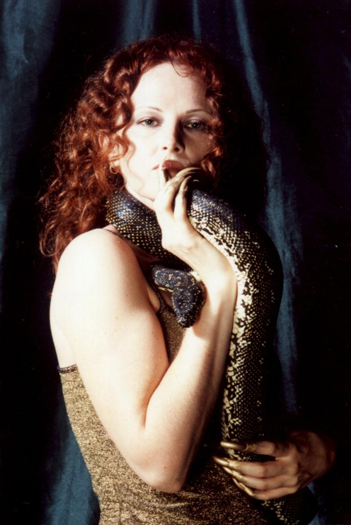 leonie.jpg (79935 bytes)